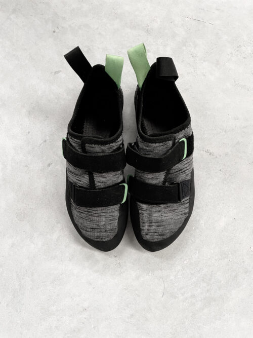 Giacca trekking-Pantaloni trekking-Zaino da montagna-Sci-alpinismo-Hiking-Snowboard-Shell-Hard-shell-Arrampicata-sportiva-Scarpette-da-arrampicata-Scarpe-da-montagna-Trekking-Lana-Baselayer-Piumino-Vendita-abbigliamento-attrezzatura-per-la-montagna